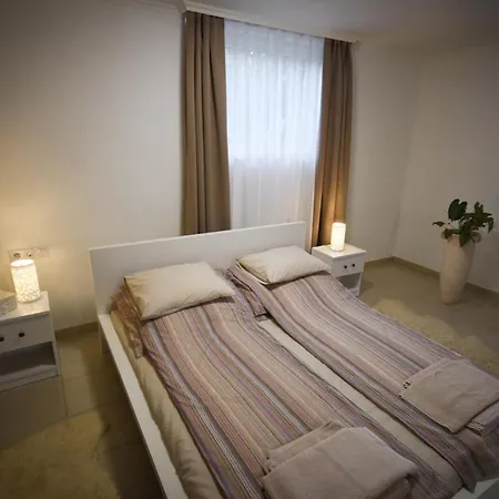 Varazslakos Tanya Apartment