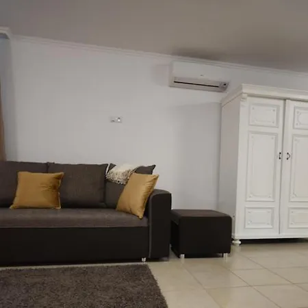 Varazslakos Tanya Apartment