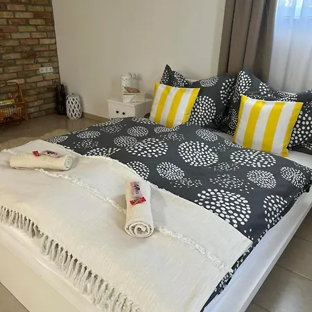 Varazslakos Tanya Apartment *