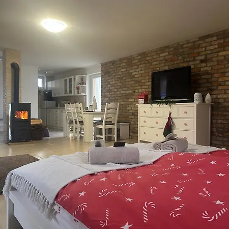 Διαμέρισμα Varazslakos Tanya *