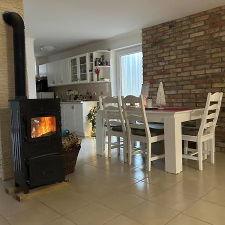 Varazslakos Tanya Διαμέρισμα Soltvadkert